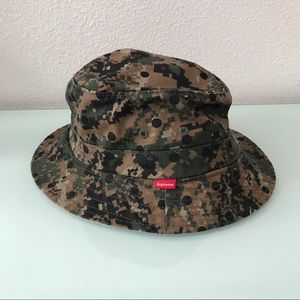 Supreme x CDG camo Bucket Hat (unisex)